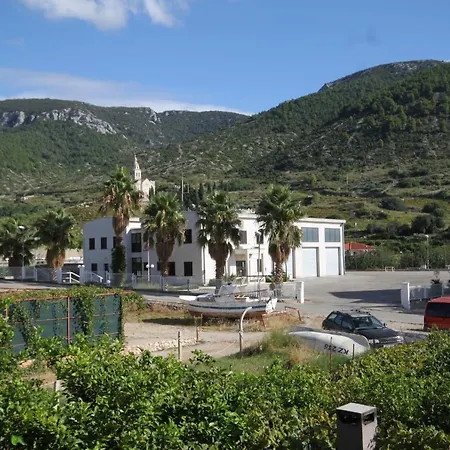 Appartement With Wifi Komiza, Vis - 8926 *
